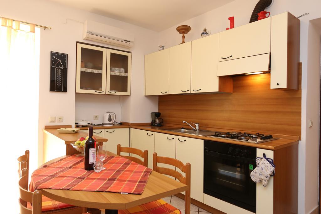 Apartment Josip Рисика Экстерьер фото